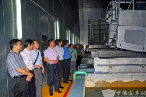 厦门金旅公司2010诚信行动之“绿动•无限”客车新品全国巡展活动移师厦门