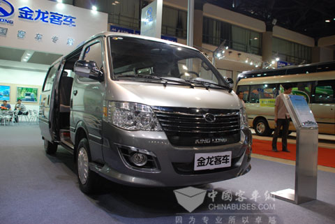 携五款精品车全面出击 　大金龙炫动北京客车展