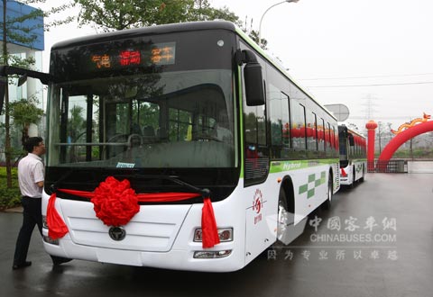 恒通首批50台恒通气/电混合动力客车