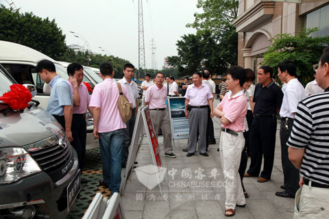 大金龙轻客新品推介会首站来到福州