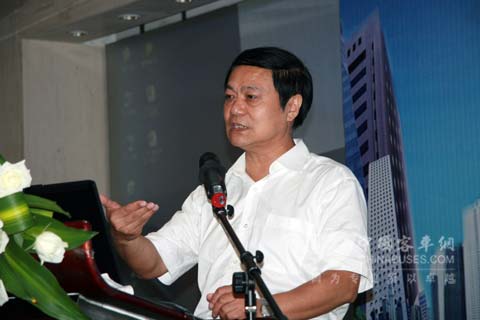 行业领导为福田欧V新产品推介会致辞