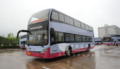 雨中运营的DD6119S21