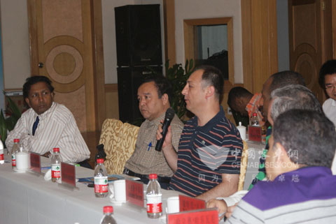 15国驻华使馆代表团访问中通客车