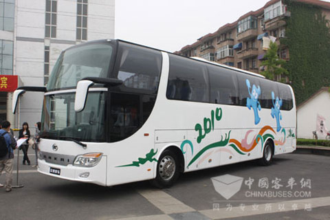 安凯HFF6120K06D豪华客车.