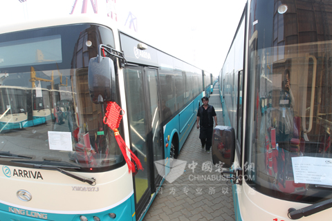 4月2日,交车仪式现场