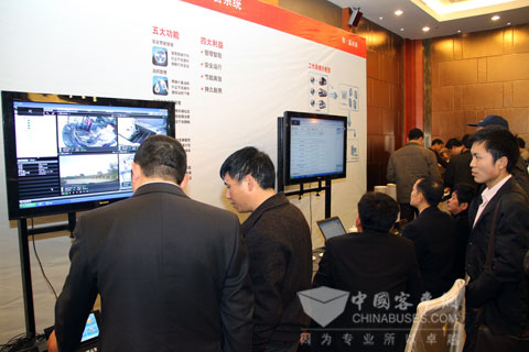 客运企业领导认真体验G-BOS