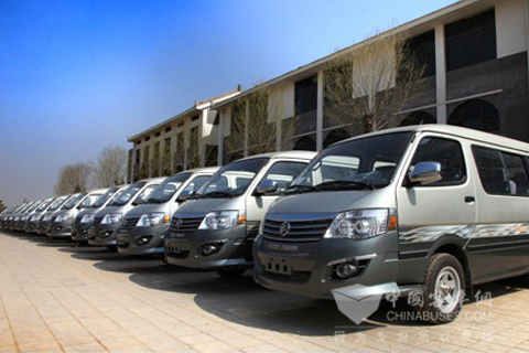 批量引进的金旅海狮将穿梭往来于景区内陡峭的山路上