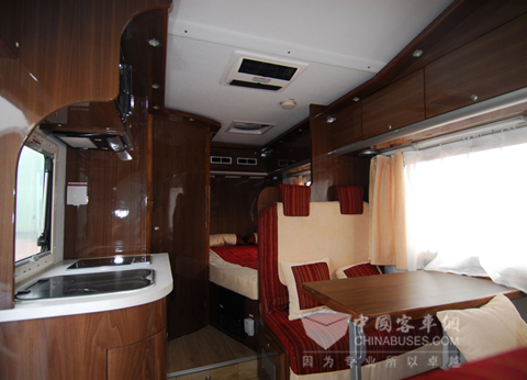 五洲龙房车内饰