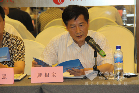 上海浦东新区杨高公交机务经理戴根宝分享客车安全管理经验