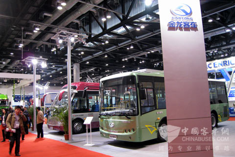 大金龙两款精品天然气客车亮相ANGVA 2011