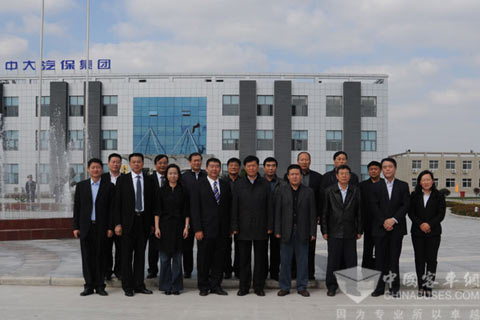 中大集团常务总裁徐仕、副总裁马宪等陪同天津交通集团董事长武岱一行考察中大集团
