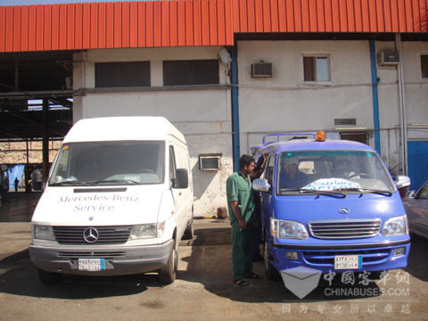 大金龙优质服务“朝觐”车辆 