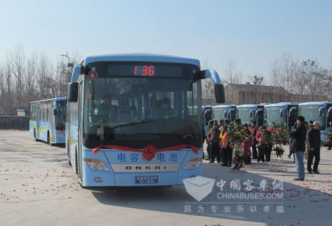 安凯快充式纯电动公交车