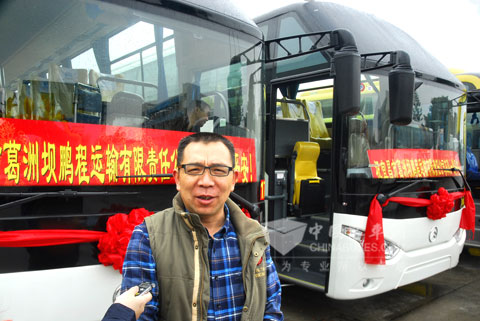 鹏程运输副总经理陈海丹接受记者采访