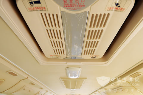 新一代"长鼻子"智慧安全校车苏州金龙下线