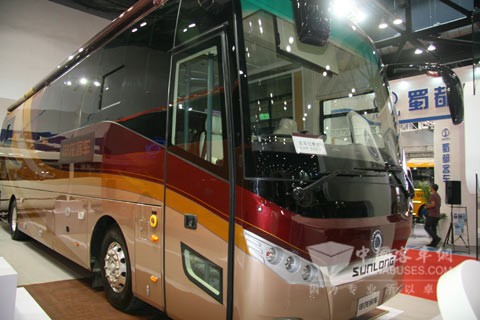 申龙客车房车SLK5180