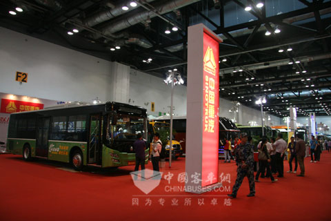  重汽豪沃客车北京道路运输展掀起“中国风”