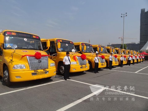 60辆校车开进吴江 首创公司化运营新模式