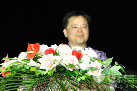 湖南龙骧交通发展集团有限责任公司董事长龚乐群