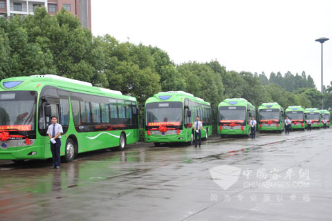 扬子江新型纯天然气空调公交客车WG6120NHA4