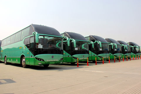 即将交付的批量SLK6120双风挡豪华客车