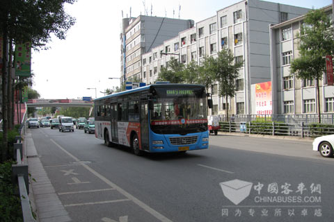 恒通纽曼前置二级踏步燃气客车畅行西宁街头