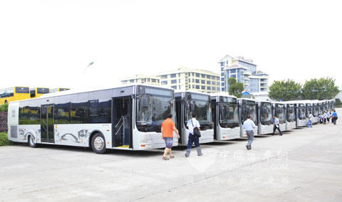 金旅XML6125昆山LNG公交车