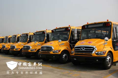 交付中山公交的大金龙LNG智慧校车XMQ6100ASN4