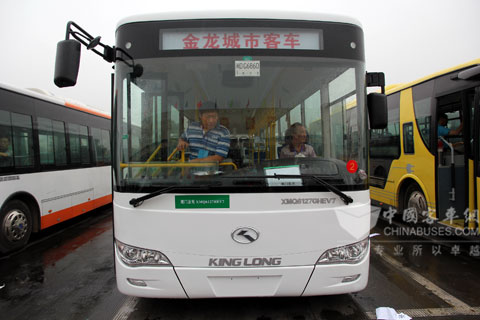 大金龙全新研发的插电式混合动力客车XMQ612 7GHEV7