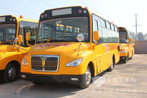 青岛交运采购的中通“温馨校车”