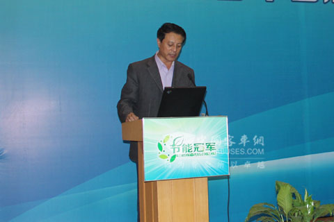 活动现场,中通客车总经理孙庆民做重要讲话