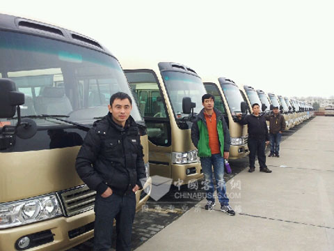 江淮宝斯通客车