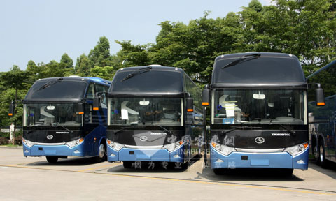 装配前向防撞报警系统的大金龙新一代科技客车