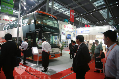 安凯将国内首款纯电动双层客车开进高交会