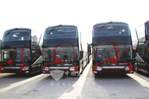 16辆大金龙豪华全承载客车XMQ6129Y8交付闽南快运