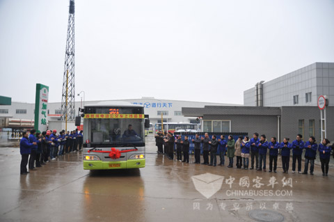 10台扬子江纯电动大巴交付武汉公交4公司501路示范运行