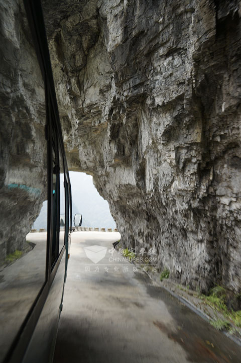 乘车体验“通天大道”