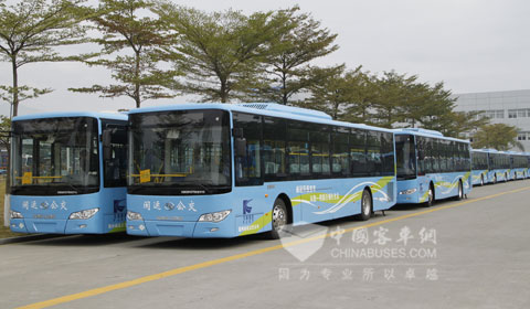 即将交付闽运公司的大金龙XMQ6127GHEV12气电混合动力公交车