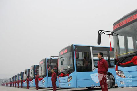 50辆新能源气电混合动力客车整装待发