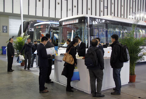 大金龙新能源车亮相南京客车展追寻"绿色中国梦"