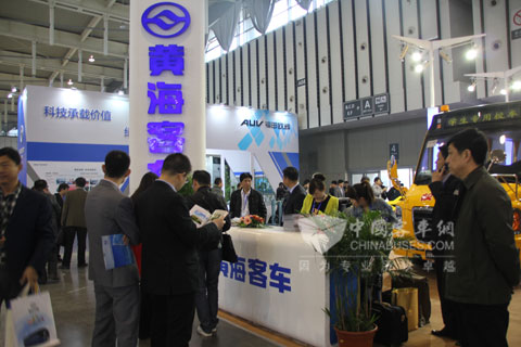 黄海展位观众络绎不绝