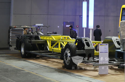 黄海客车底盘DD6129S17