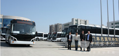 出口客车,驶出亚星厦门生产基地