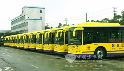 大金龙LNG系列公交车节能高效、清洁环保