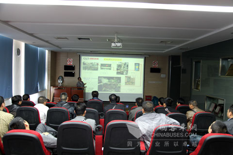 海格客车在培训驾驶员车辆操作知识