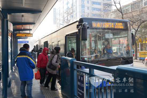 备受市民青睐的BRT4号线