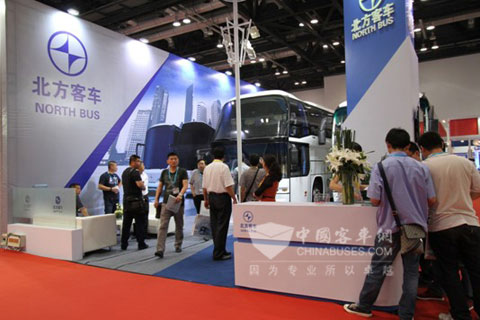 北方客车吸引众多参观者