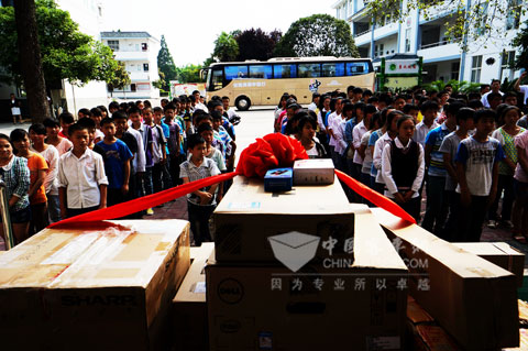 “安凯美丽中国行”在孩子们的心中撒下了希望的种子