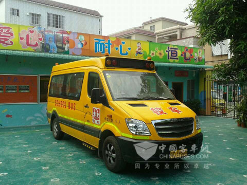 海格B照可驾龙驹校车在珠海金星幼儿园