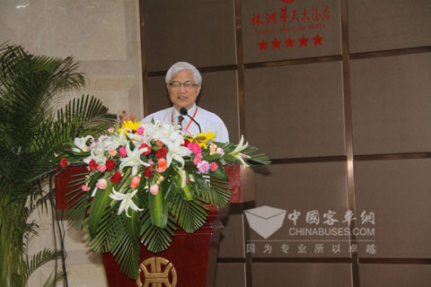 上海市交通运输和港口管理局原副局长王秀宝